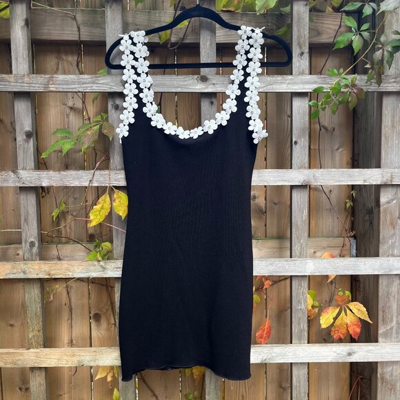 ZARA Stretch Dress with Flower Hardware – Black Size L - Picture 3 of 5